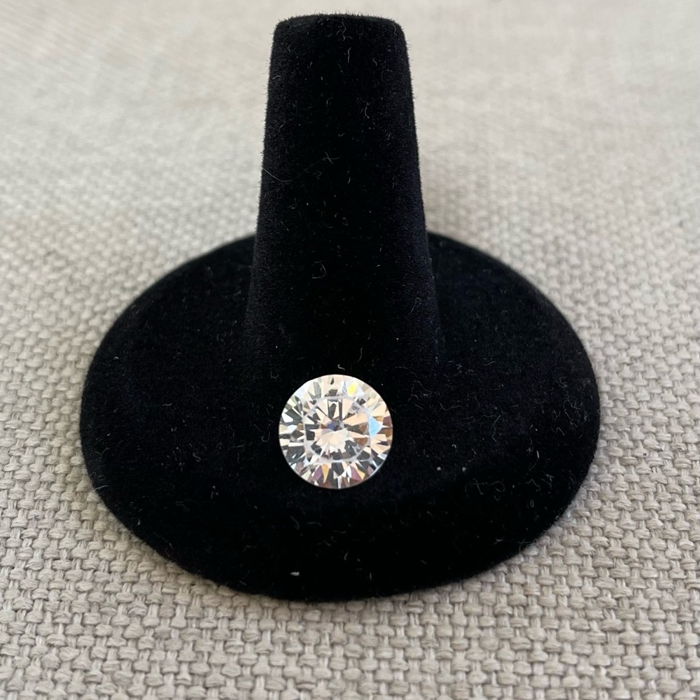 NWOT gorgeous CZ loose stone